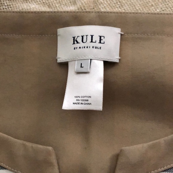 Cotton pull over.  Navy white and tan - Picture 2 of 5